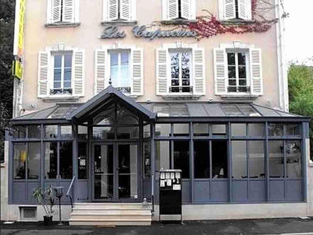 Logis Hotel Restaurant Les Capucins Avallon Exteriör bild